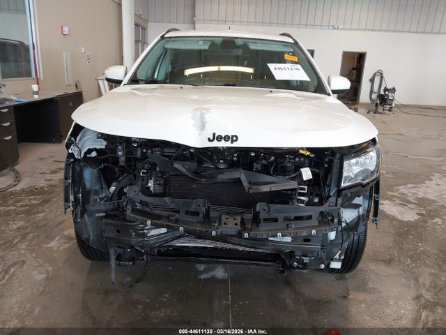 44611130 :رقم المزاد ، 3C4NJDAB1KT776380 vin ، 2019 Jeep Compass Upland Edition 4x4 مزاد بيع
