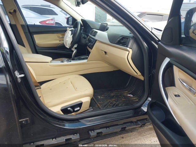 2018 BMW 320I WBA8A9C57JAD27731 Photo 4