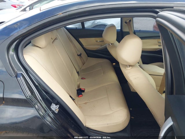 2018 BMW 320I WBA8A9C57JAD27731 Photo 7