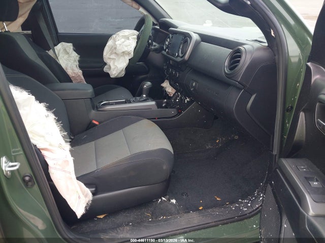 44611190 :رقم المزاد ، 3TMAZ5CN8MM157258 vin ، 2021 Toyota Tacoma Trd Sport مزاد بيع