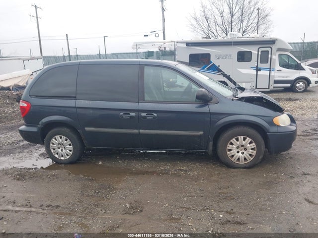44611195 :رقم المزاد ، 1A4GJ45R87B152076 vin ، 2007 Chrysler Town & Country مزاد بيع