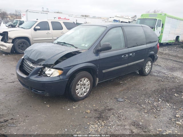 44611195 :رقم المزاد ، 1A4GJ45R87B152076 vin ، 2007 Chrysler Town & Country مزاد بيع