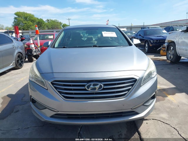 2016 Hyundai Sonata Se მანქანა იყიდება აუქციონზე, vin: 5NPE24AF7GH333982, აუქციონის ნომერი: 44611205