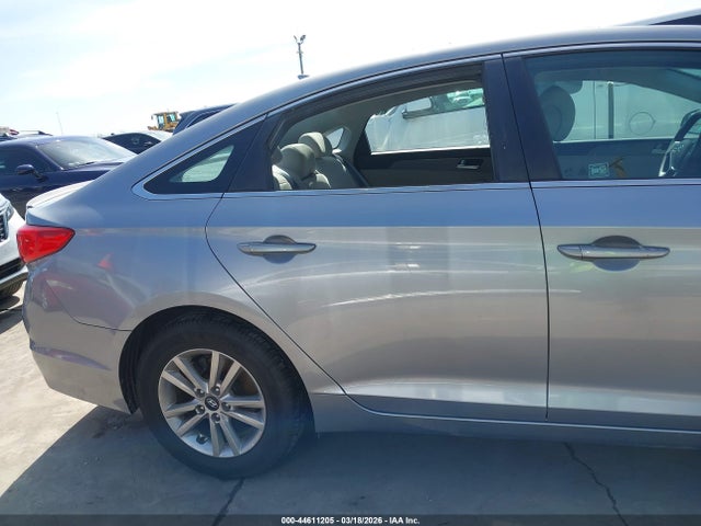 2016 Hyundai Sonata Se მანქანა იყიდება აუქციონზე, vin: 5NPE24AF7GH333982, აუქციონის ნომერი: 44611205