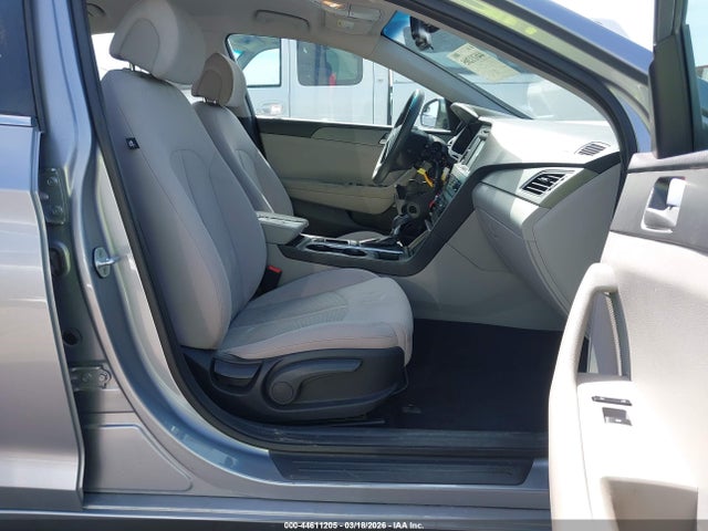 2016 Hyundai Sonata Se მანქანა იყიდება აუქციონზე, vin: 5NPE24AF7GH333982, აუქციონის ნომერი: 44611205