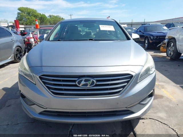 2016 Hyundai Sonata Se მანქანა იყიდება აუქციონზე, vin: 5NPE24AF7GH333982, აუქციონის ნომერი: 44611205