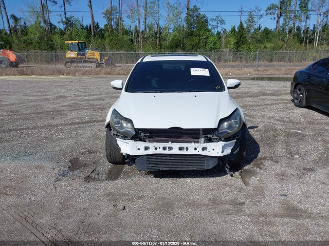 44611207 :رقم المزاد ، 1FADP3L93EL135686 vin ، 2014 Ford Focus St مزاد بيع