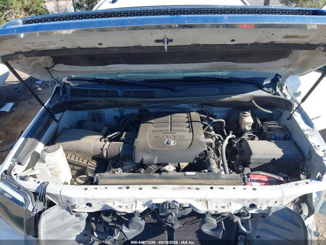 44611220 :رقم المزاد ، 5TFDY5F16JX726266 vin ، 2018 Toyota Tundra Sr5 5.7l V8 مزاد بيع