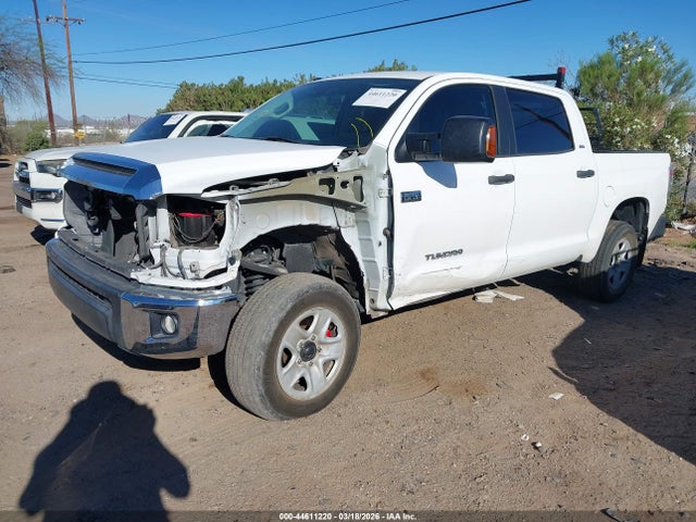 44611220 :رقم المزاد ، 5TFDY5F16JX726266 vin ، 2018 Toyota Tundra Sr5 5.7l V8 مزاد بيع