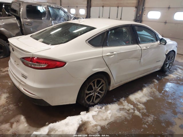 2019 FORD FUSION HYBRID 3FA6P0RU3KR120444 Photo 3
