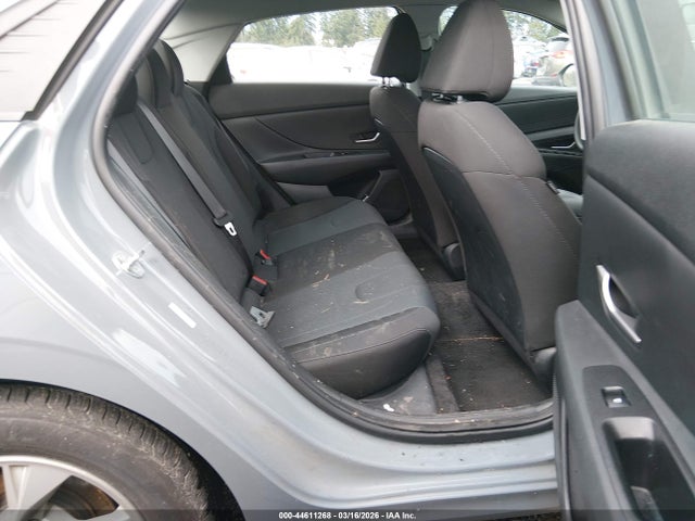 KMHLL4AG2NU325123 Hyundai ELANTRA SE