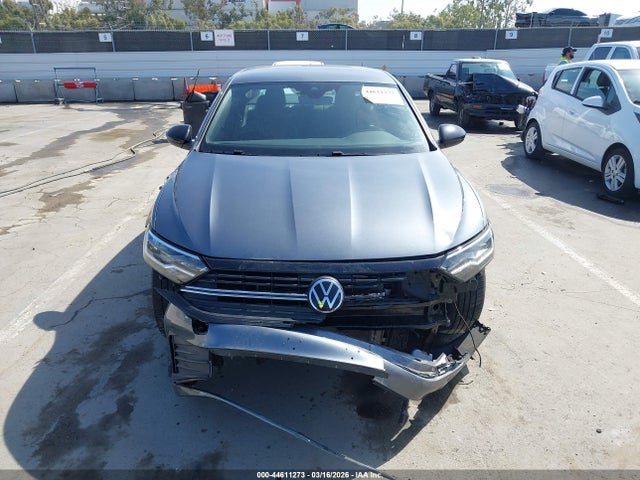 2024 Volkswagen Jetta 1.5t Sport მანქანა იყიდება აუქციონზე, vin: 3VWBM7BUXRM094157, აუქციონის ნომერი: 44611273