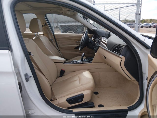 44611282 :رقم المزاد ، WBA3A5G59FNS90742 vin ، 2015 Bmw 328i مزاد بيع