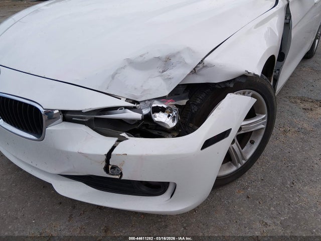 44611282 :رقم المزاد ، WBA3A5G59FNS90742 vin ، 2015 Bmw 328i مزاد بيع