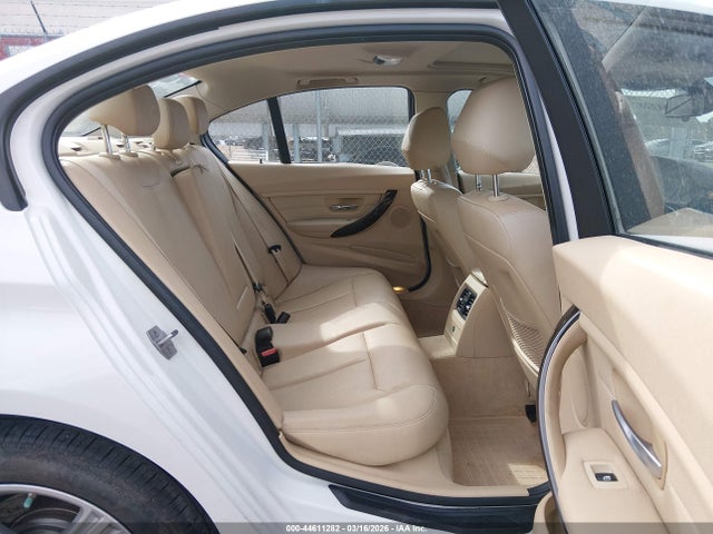 44611282 :رقم المزاد ، WBA3A5G59FNS90742 vin ، 2015 Bmw 328i مزاد بيع