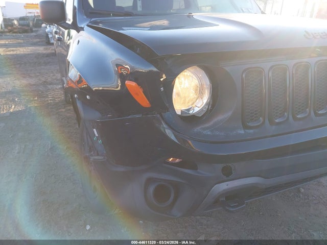 ZACCJBAB2JPH26749 Jeep Renegade Upland Edition 4x4