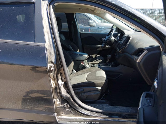 1C4PJMAS4HW568361 Jeep Cherokee Altitude 4x4
