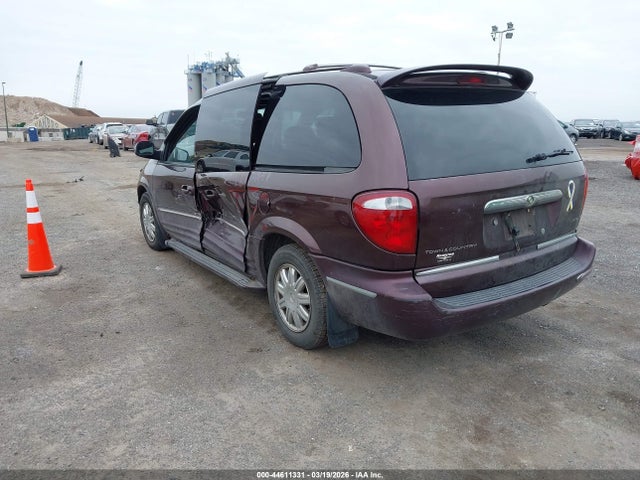 2003 CHRYSLER TOWN & COUNTRY 2C8GP64L23R354824 Photo 2