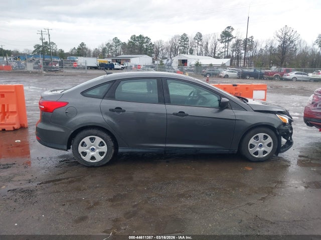 Ford FOCUS S 2018 1FADP3E24JL300168 Image 13