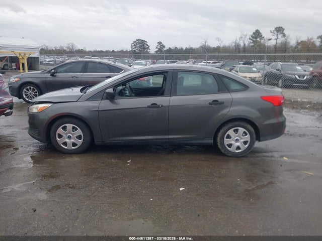Ford FOCUS S 2018 1FADP3E24JL300168 Image 14