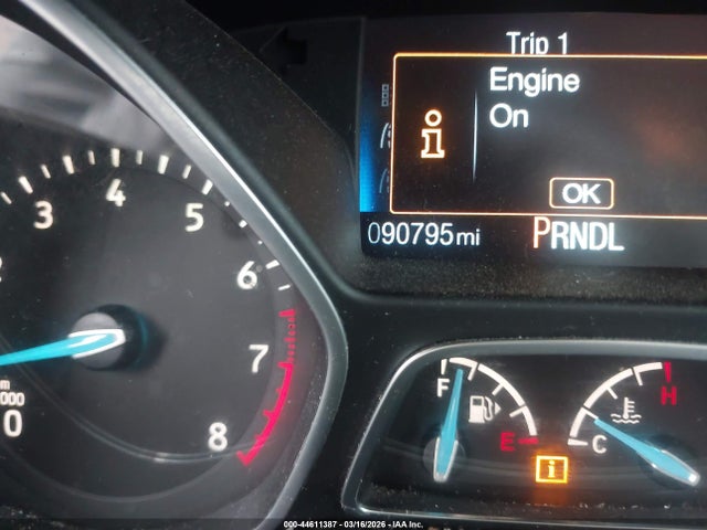 Ford FOCUS S 2018 1FADP3E24JL300168 Image 15