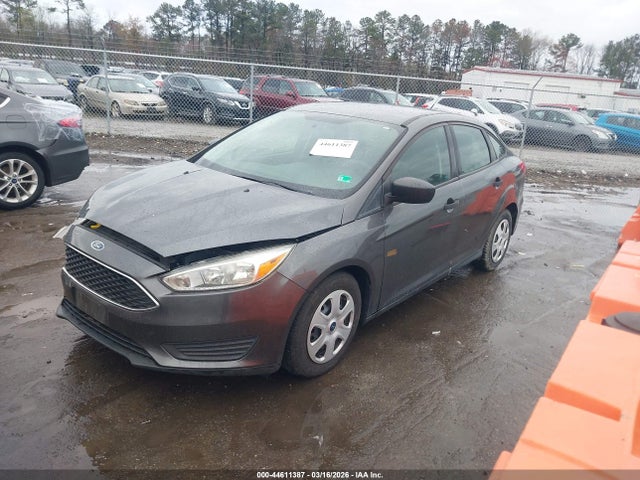 Ford FOCUS S 2018 1FADP3E24JL300168 Image 2