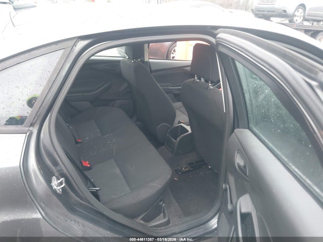 Ford FOCUS S 2018 1FADP3E24JL300168 Image 8