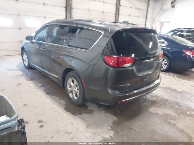 2018 CHRYSLER PACIFICA HYBRID 2C4RC1N79JR364614 Photo 2