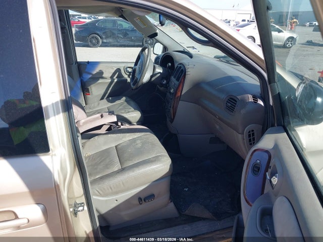 2001 Chrysler Town & Country Limited მანქანა იყიდება აუქციონზე, vin: 2C8GP64L31R183062, აუქციონის ნომერი: 44611439