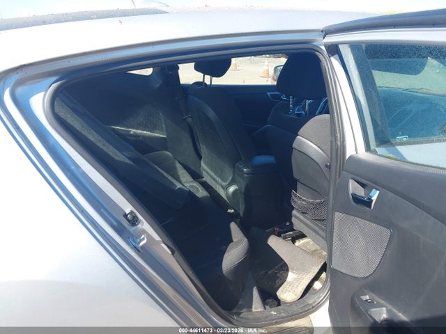 KMHTC6AD6GU269935 Hyundai Veloster