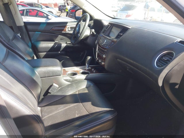 Продаж на аукціоні авто 2015 Nissan Pathfinder Platinum, vin: 5N1AR2MN6FC640258, номер лоту: 44611500
