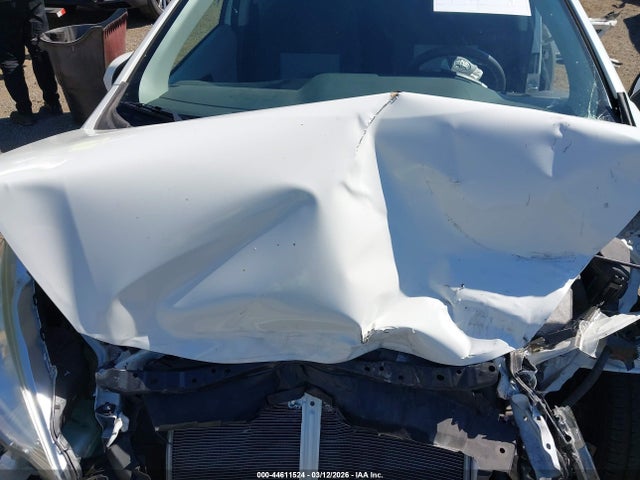JTDKDTB32E1562070 Toyota Prius C Two