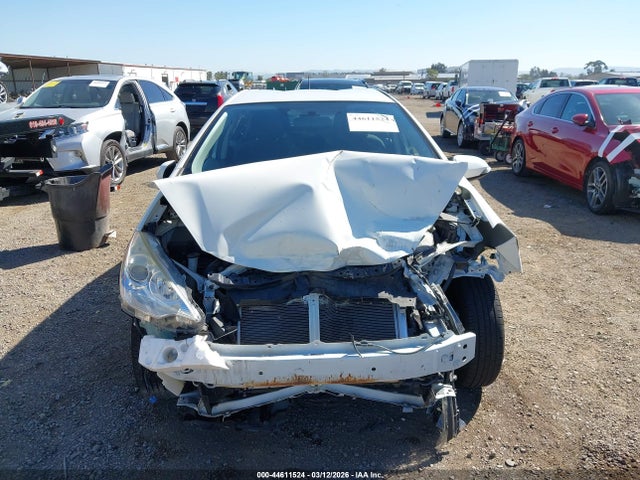 JTDKDTB32E1562070 Toyota Prius C Two