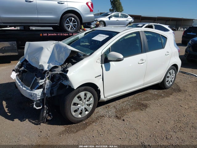 JTDKDTB32E1562070 Toyota Prius C Two
