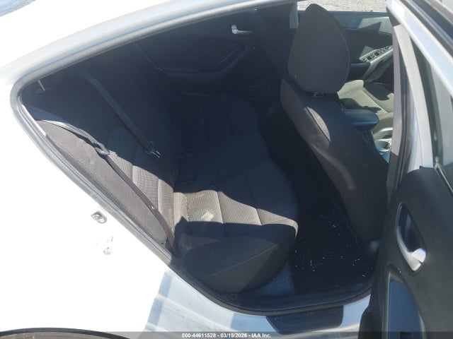 KIA FORTE LX 2017 3KPFK4A77HE114748 Image 8