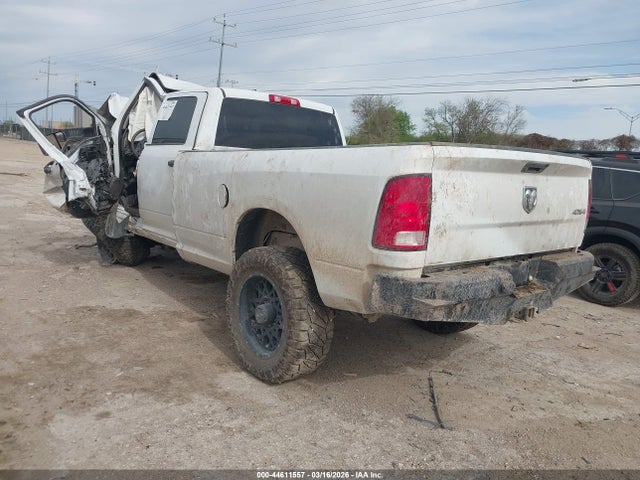 44611557 :رقم المزاد ، 3C6UR5HL3JG164818 vin ، 2018 Ram 2500 Tradesman  4x4 8' Box مزاد بيع