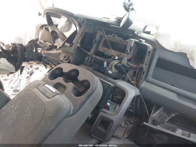 44611557 :رقم المزاد ، 3C6UR5HL3JG164818 vin ، 2018 Ram 2500 Tradesman  4x4 8' Box مزاد بيع
