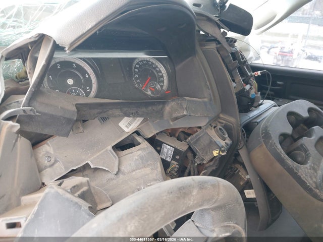 44611557 :رقم المزاد ، 3C6UR5HL3JG164818 vin ، 2018 Ram 2500 Tradesman  4x4 8' Box مزاد بيع