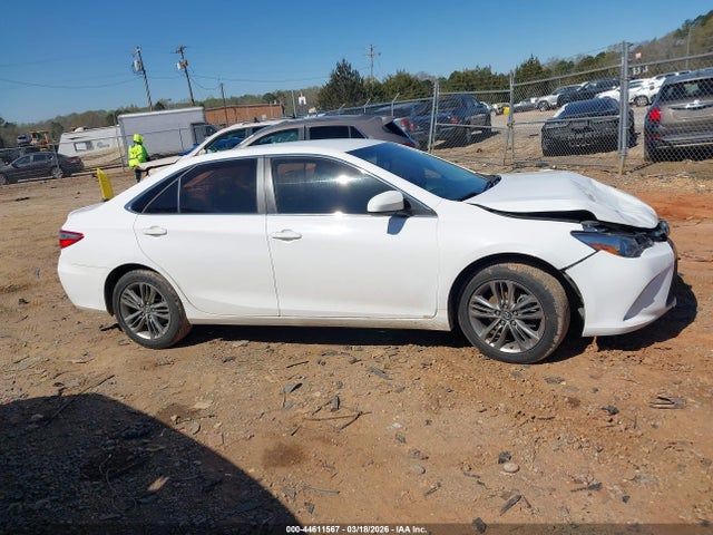 44611567 :رقم المزاد ، 4T1BF1FK7HU399334 vin ، 2017 Toyota Camry Se مزاد بيع