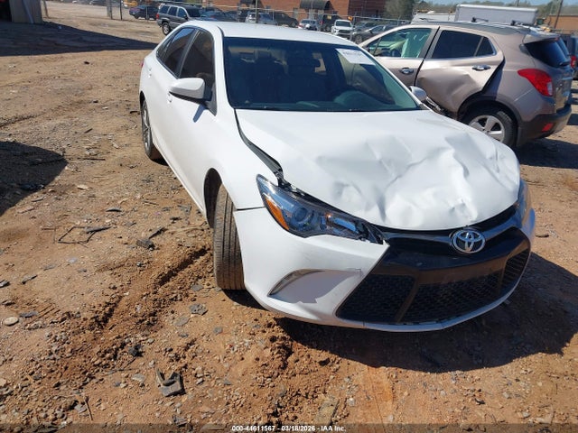 44611567 :رقم المزاد ، 4T1BF1FK7HU399334 vin ، 2017 Toyota Camry Se مزاد بيع