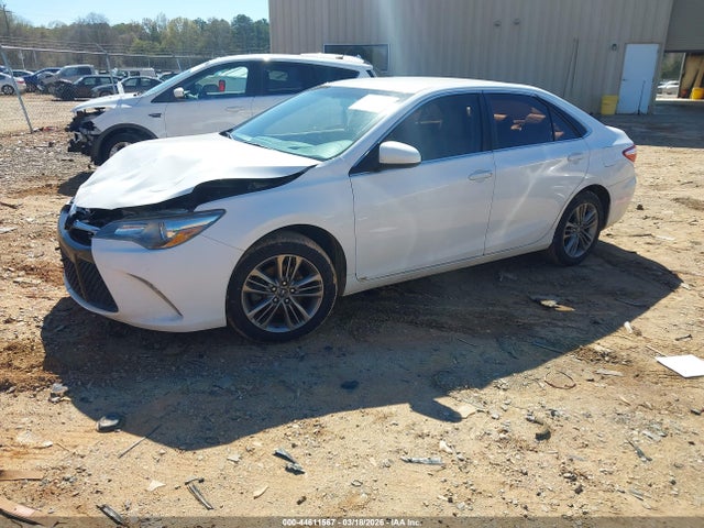 44611567 :رقم المزاد ، 4T1BF1FK7HU399334 vin ، 2017 Toyota Camry Se مزاد بيع