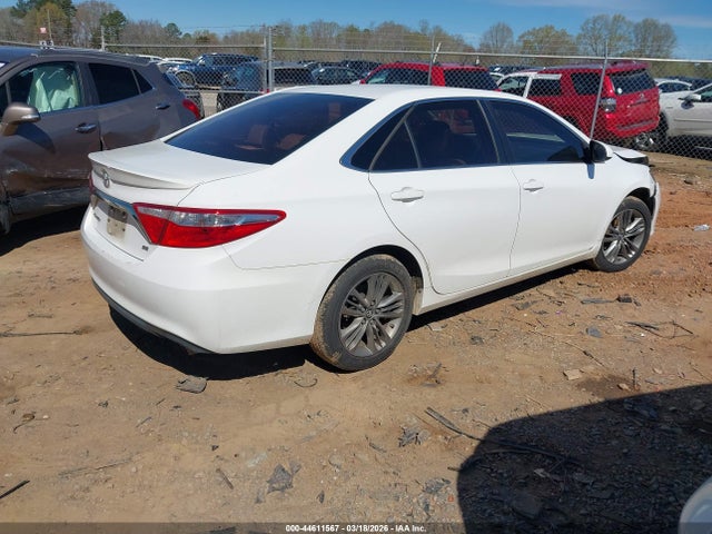 44611567 :رقم المزاد ، 4T1BF1FK7HU399334 vin ، 2017 Toyota Camry Se مزاد بيع