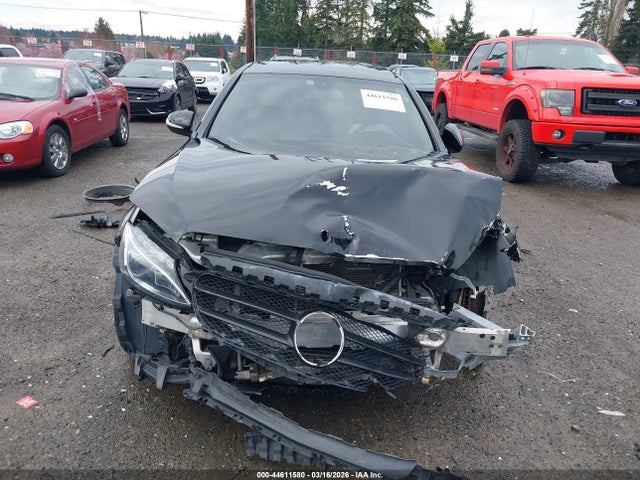 2015 Mercedes-benz C 300 4matic მანქანა იყიდება აუქციონზე, vin: 55SWF4KB9FU021064, აუქციონის ნომერი: 44611580