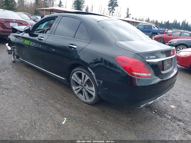 2015 Mercedes-benz C 300 4matic მანქანა იყიდება აუქციონზე, vin: 55SWF4KB9FU021064, აუქციონის ნომერი: 44611580