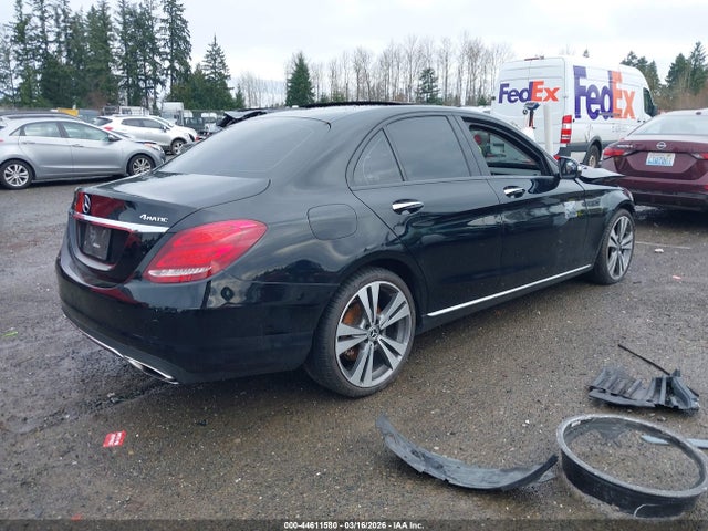 2015 Mercedes-benz C 300 4matic მანქანა იყიდება აუქციონზე, vin: 55SWF4KB9FU021064, აუქციონის ნომერი: 44611580