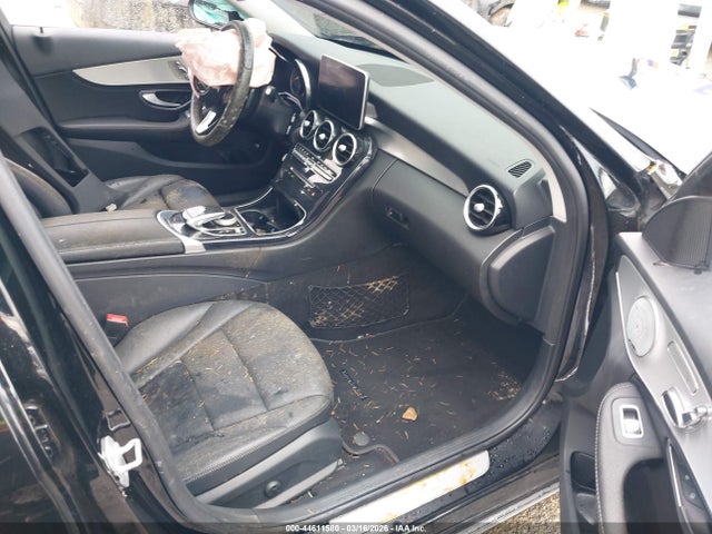 2015 Mercedes-benz C 300 4matic მანქანა იყიდება აუქციონზე, vin: 55SWF4KB9FU021064, აუქციონის ნომერი: 44611580