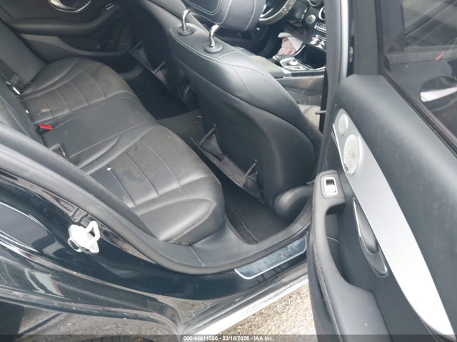 2015 Mercedes-benz C 300 4matic მანქანა იყიდება აუქციონზე, vin: 55SWF4KB9FU021064, აუქციონის ნომერი: 44611580