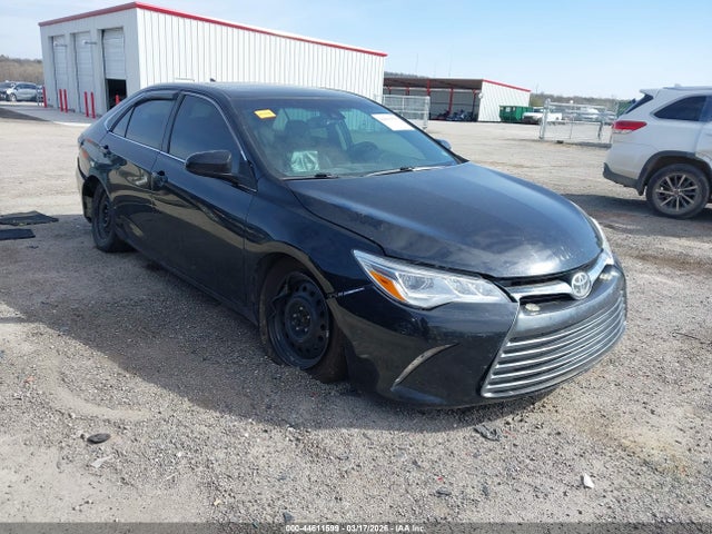 44611599 :رقم المزاد ، 4T1BK1FK3HU577896 vin ، 2017 Toyota Camry Xle V6 مزاد بيع