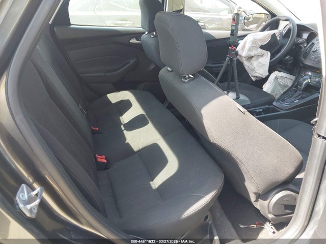 44611632 :رقم المزاد ، 1FADP3FE6HL324555 vin ، 2017 Ford Focus Se مزاد بيع