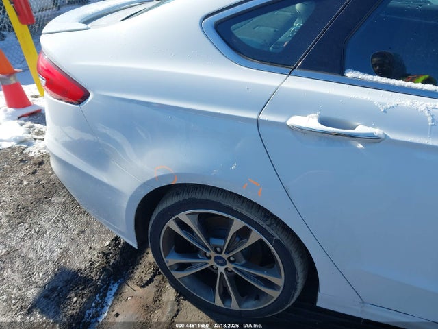 3FA6P0D9XKR119729 Ford Fusion Titanium